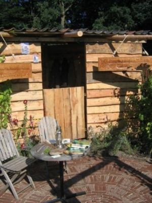 Tuinhuisjes - Tuinhuisje met Douglas schaaldelen.